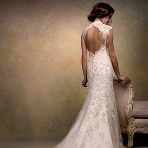 Maggie Sottero Bernadette Wedding Dress | Size 6